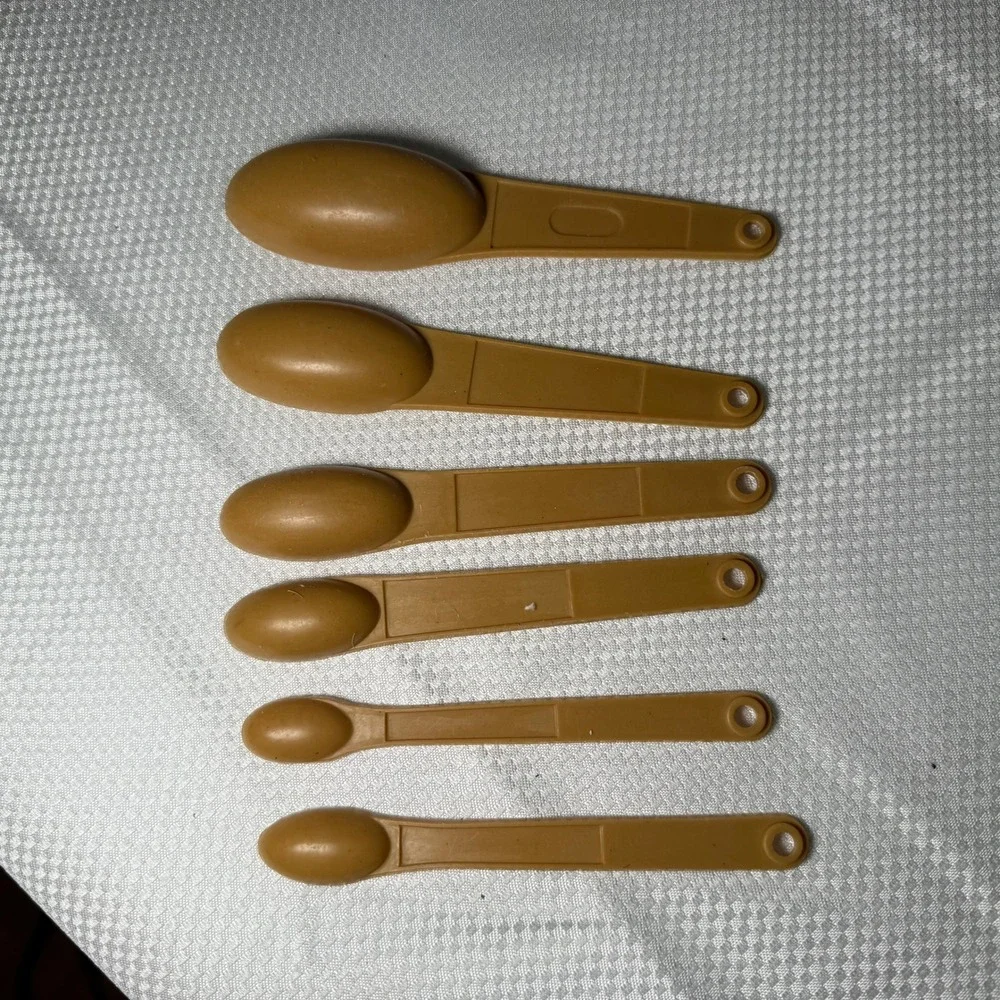 Vintage 1970s Harvest Gold Plastic Measuring Spoons 6 Pc Set Hong Kong Retro